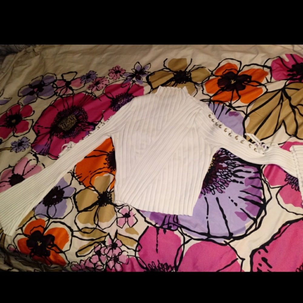 SALE!!!!   Gorgeous White Mock Neck Sweater